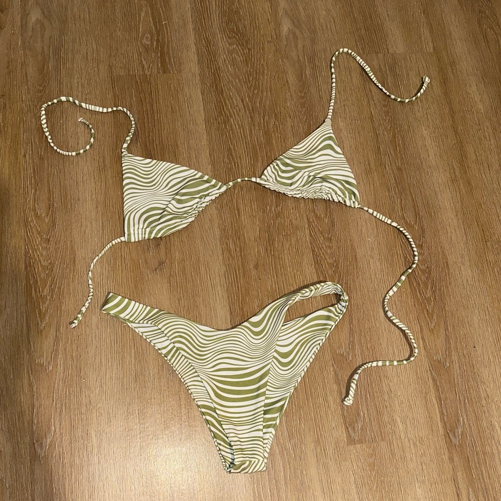 Olive and White Wave Pattern Bikini Set